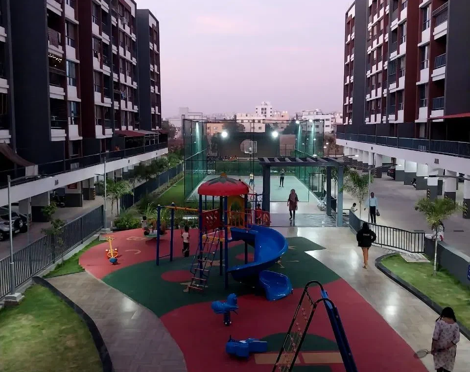 2BHK Service Apartments for Expats in Viman Nagar Pune