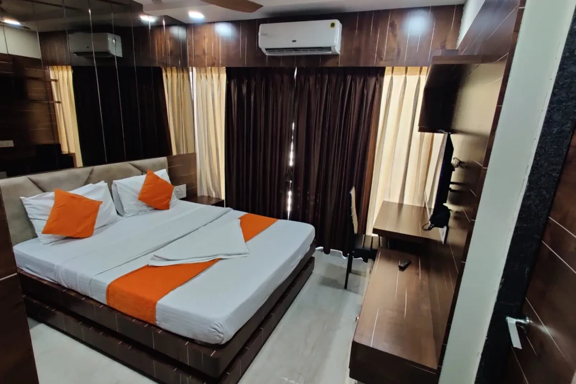 3 Bedroom Service Apartments for Expats in Magarpatta City Pune