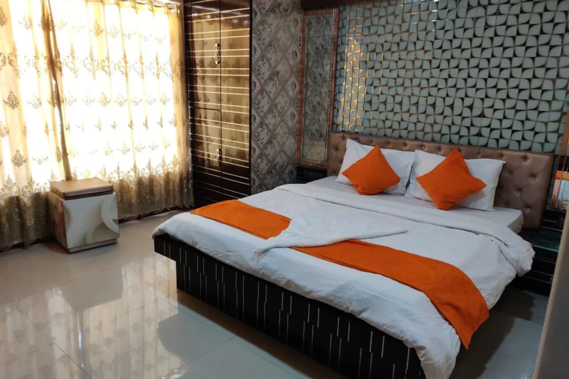 3 Bedroom Service Apartments for Expats in Magarpatta City Pune