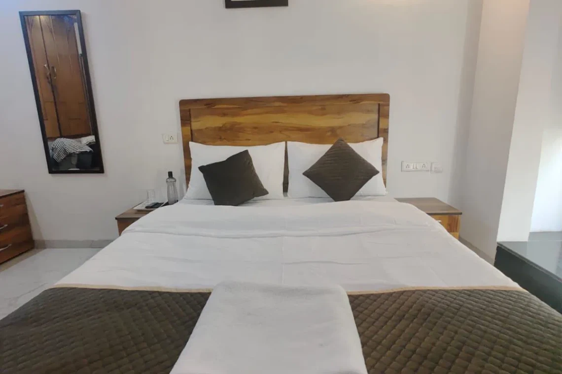 Exclusive 3BHK Villa Service Apartments for Expats in Kalyani Nagar