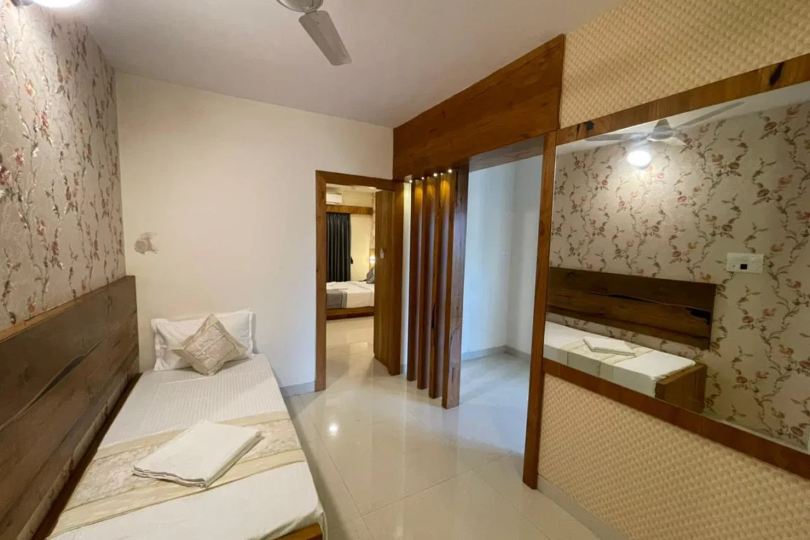 Premium 3BHK Service Apartments for Expats in Amnora Society, Hadapsar