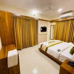 Premium 3BHK Service Apartments for Expats in Amnora Society, Hadapsar