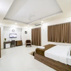 Spacious 4BHK Service Apartments for Expats in Kalyani Nagar