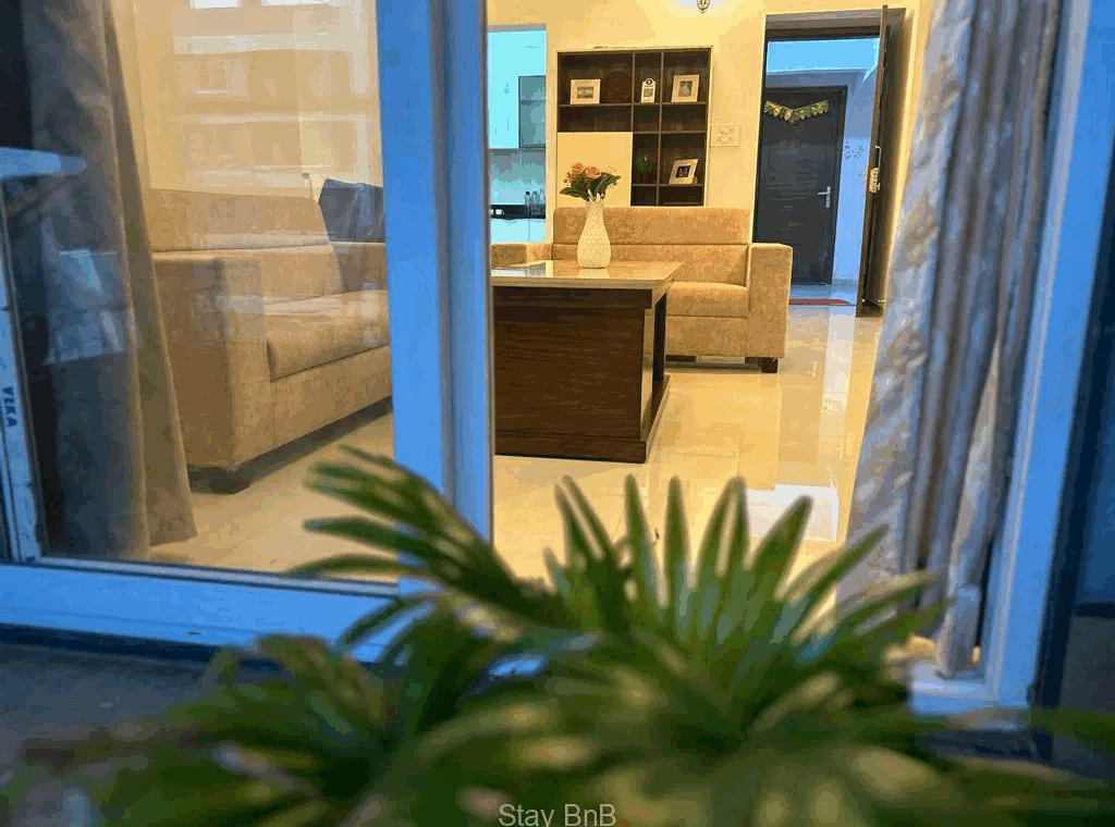 Spacious 2BHK Service Apartments for Expats in Viman Nagar, Pune